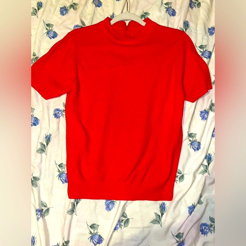 Vintage red top
